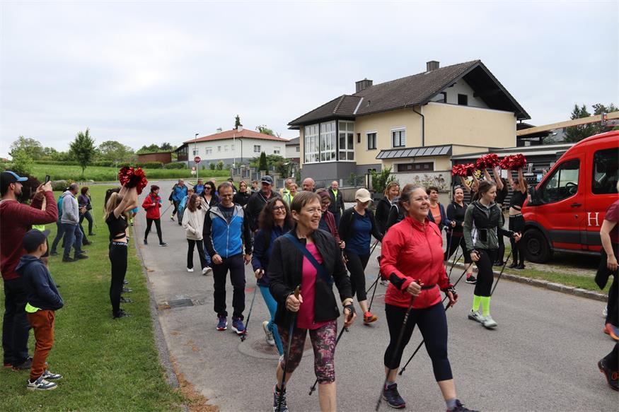 Laufen und gehen für guten Zweck in Draßmarkt