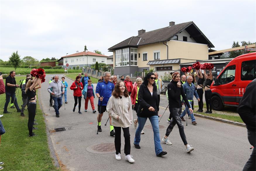 Laufen und gehen für guten Zweck in Draßmarkt