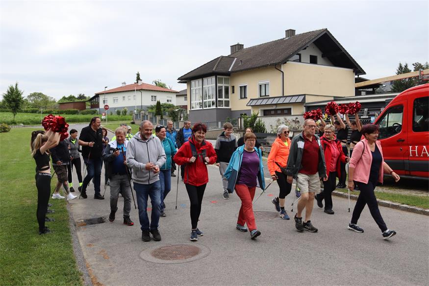 Laufen und gehen für guten Zweck in Draßmarkt