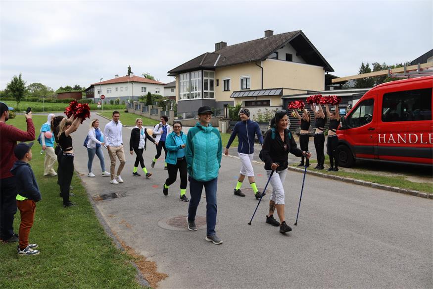 Laufen und gehen für guten Zweck in Draßmarkt