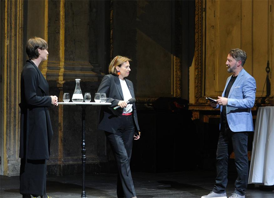 Promi-Treffen zur Premiere: „So einen Kulturgenuss spielt’s nur da!“