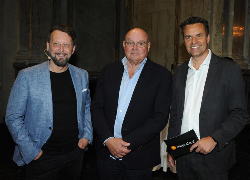 Promi-Treffen zur Premiere: „So einen Kulturgenuss spielt’s nur da!“