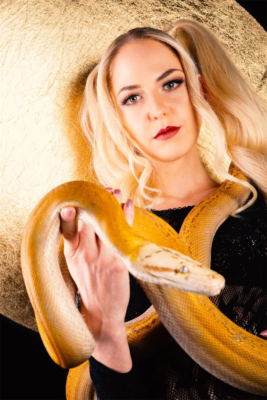 Fotoshooting von Miss Europe im Forchtensteiner Reptilienzoo