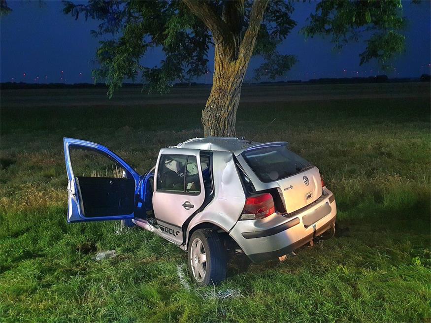 Gegen Baum geprallt: 26-Jähriger starb bei Verkehrsunfall auf B10
