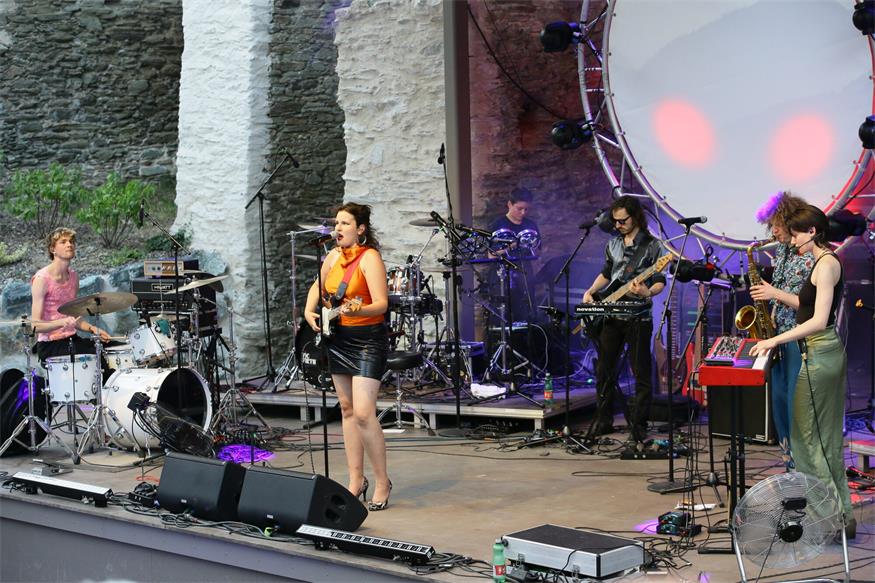 Musik, Stimmung und eine volle Burgarena