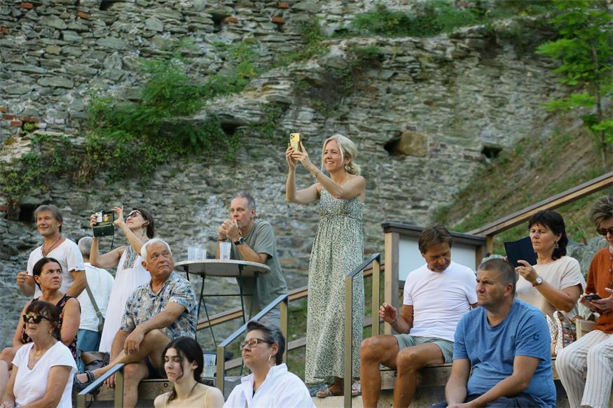 Musik, Stimmung und eine volle Burgarena