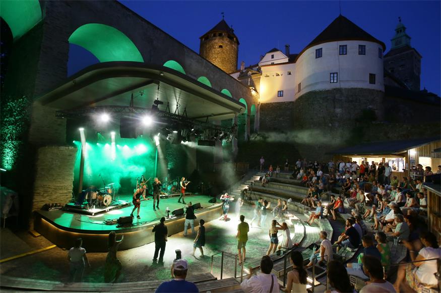 Musik, Stimmung und eine volle Burgarena