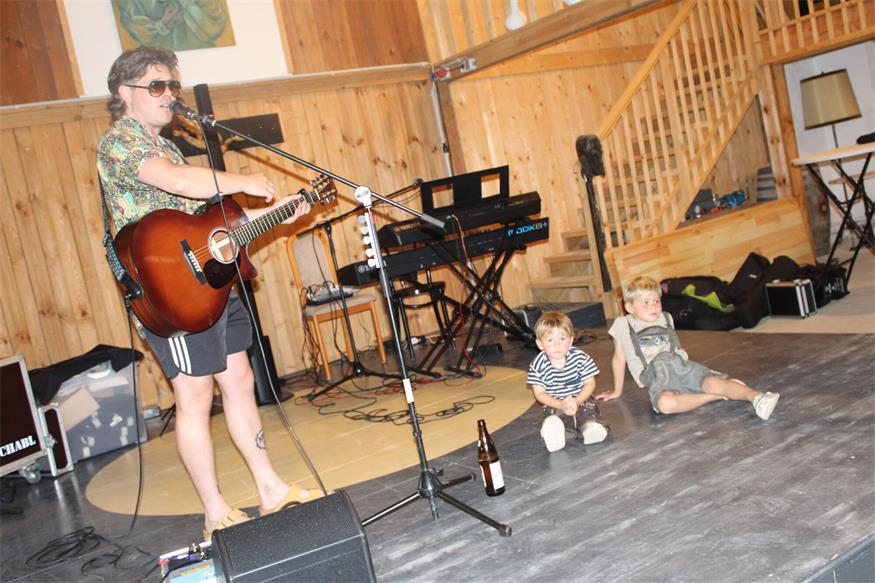 Max Schabl und Phiora rockten Pilgersdorfer Kulturstadl