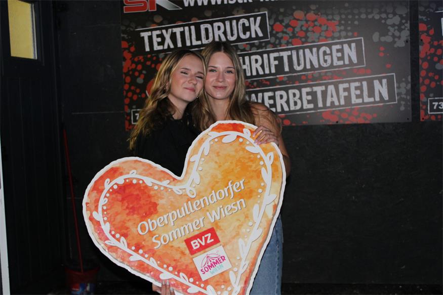 Sommer Wiesn: DJ „KXXMA“ und Co. ließen Party-Herzen höher schlagen