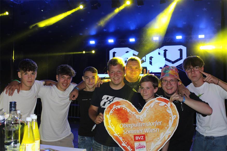 Sommer Wiesn: DJ „KXXMA“ und Co. ließen Party-Herzen höher schlagen