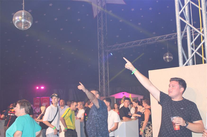 Sommer Wiesn: DJ „KXXMA“ und Co. ließen Party-Herzen höher schlagen