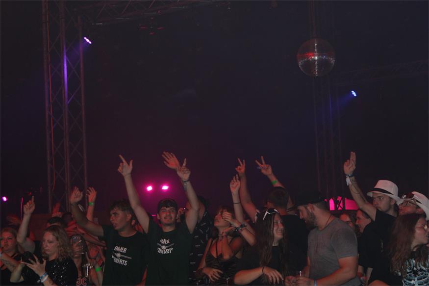 Sommer Wiesn: DJ „KXXMA“ und Co. ließen Party-Herzen höher schlagen
