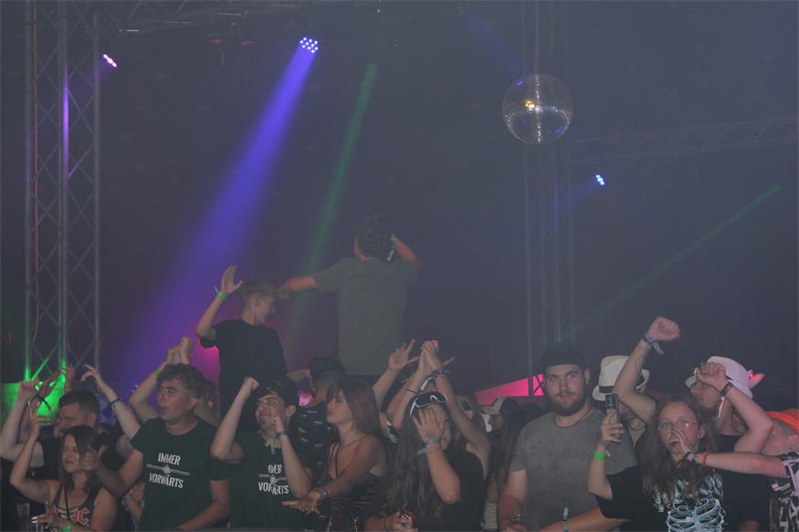 Sommer Wiesn: DJ „KXXMA“ und Co. ließen Party-Herzen höher schlagen