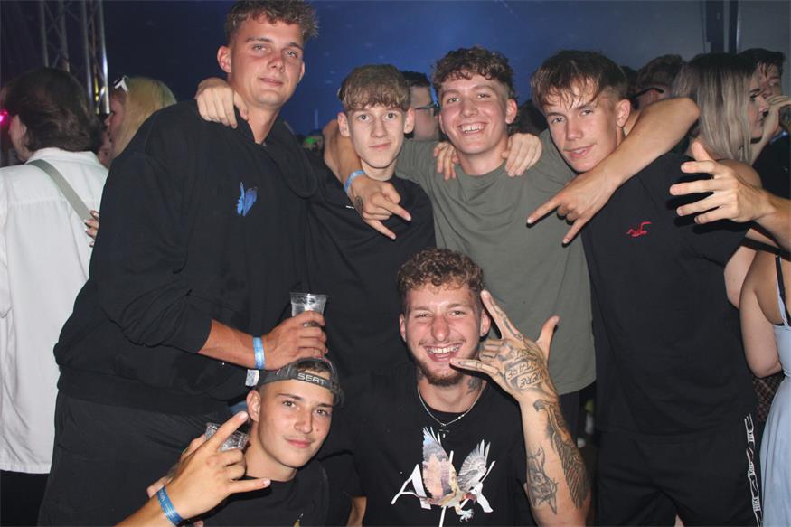 Sommer Wiesn: DJ „KXXMA“ und Co. ließen Party-Herzen höher schlagen