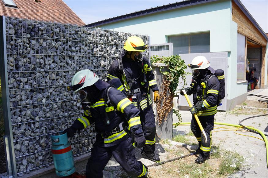 Kellerbrand in Wimpassing: Fünf Atemschutztrupps im Einsatz