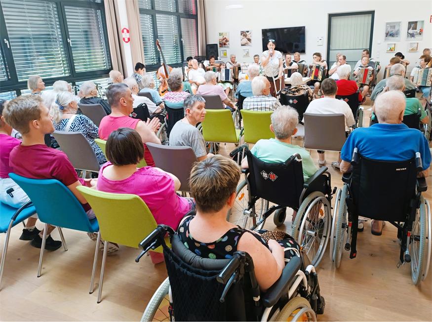 Harmonikaschule Wagner sorgte für strahlende Gesichter