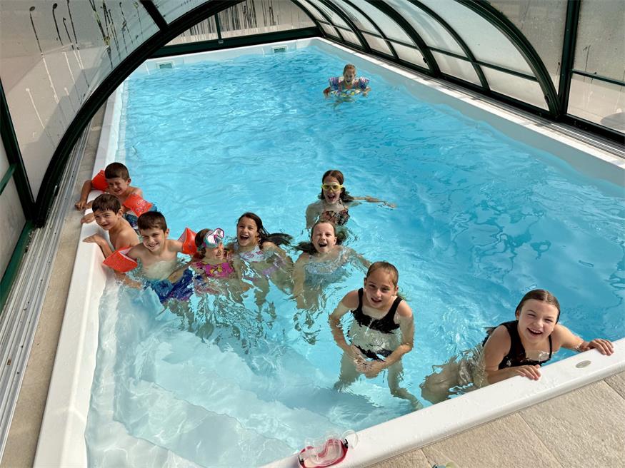 Poolparty beim Bürgermeister: Ferienkinder zu Gast in Olbendorf