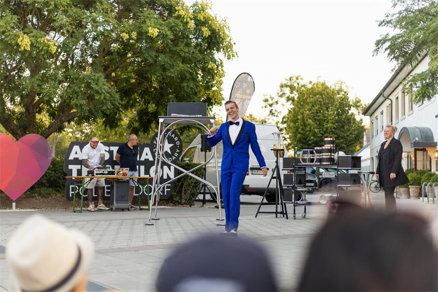 Stefan Dvorak begeistert in Podersdorf mit preisgekrönter Zirkusshow