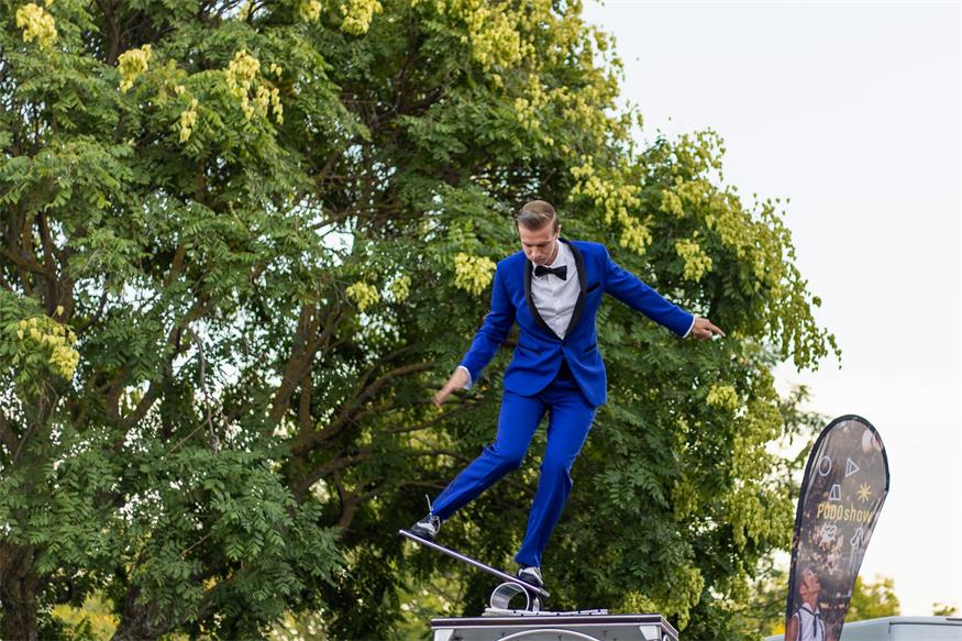 Stefan Dvorak begeistert in Podersdorf mit preisgekrönter Zirkusshow
