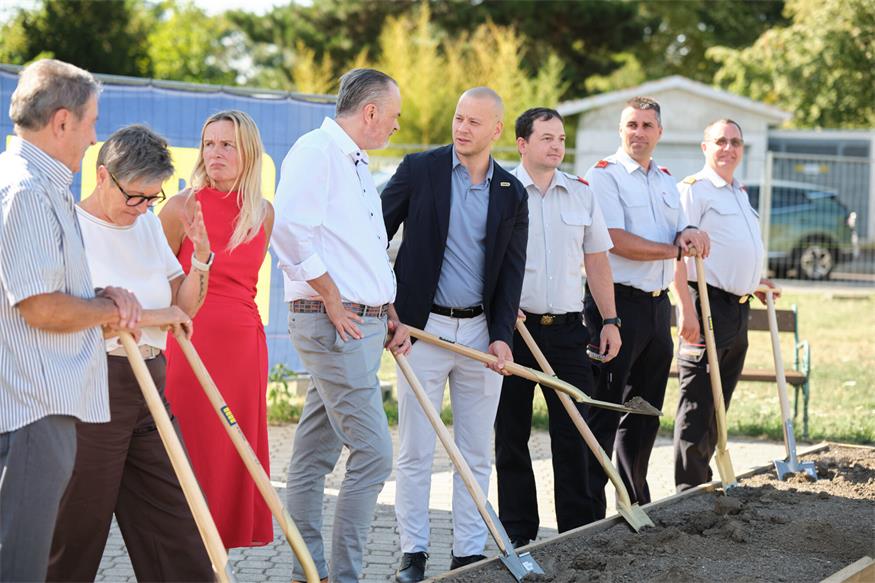 Spatenstich in Illmitz: Baustart für modernes Feuerwehrhaus