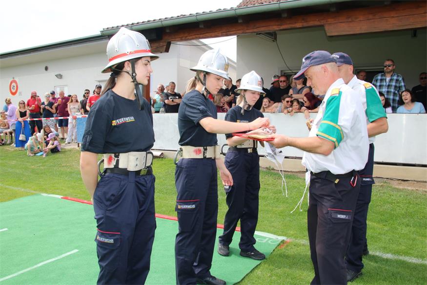 Triple-Sieg und Wanderpokal für Feuerwehr Frankenau