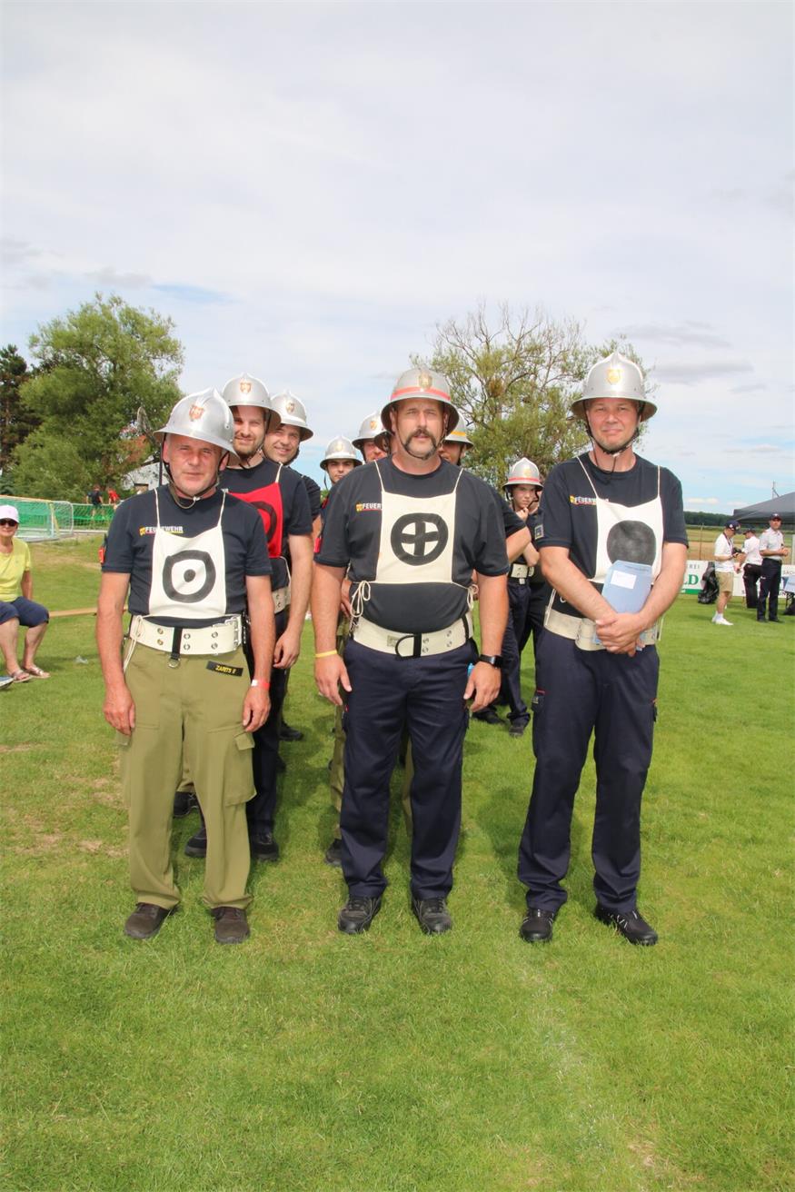 Triple-Sieg und Wanderpokal für Feuerwehr Frankenau