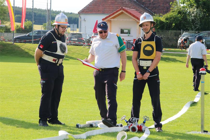 Triple-Sieg und Wanderpokal für Feuerwehr Frankenau