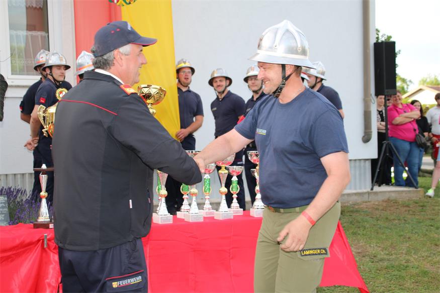 Triple-Sieg und Wanderpokal für Feuerwehr Frankenau