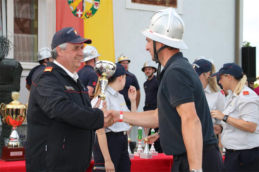 Triple-Sieg und Wanderpokal für Feuerwehr Frankenau