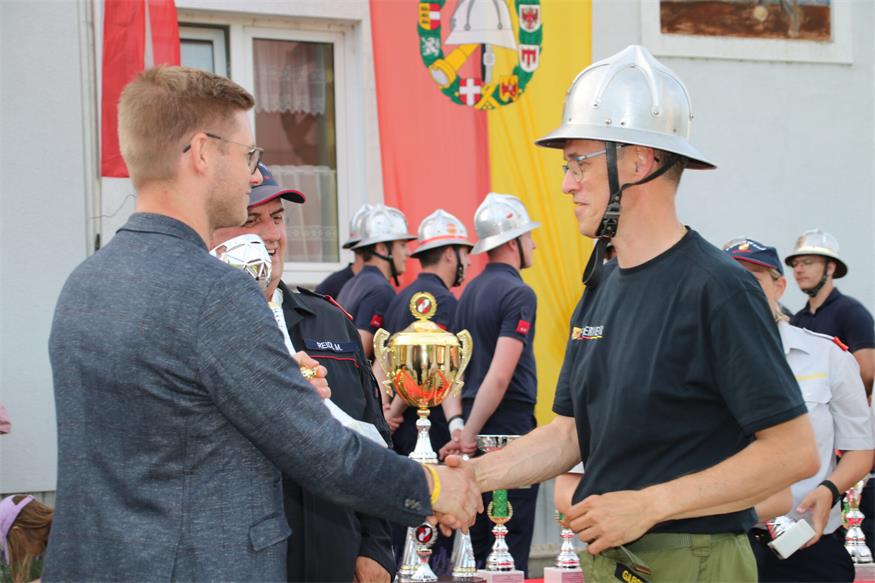 Triple-Sieg und Wanderpokal für Feuerwehr Frankenau