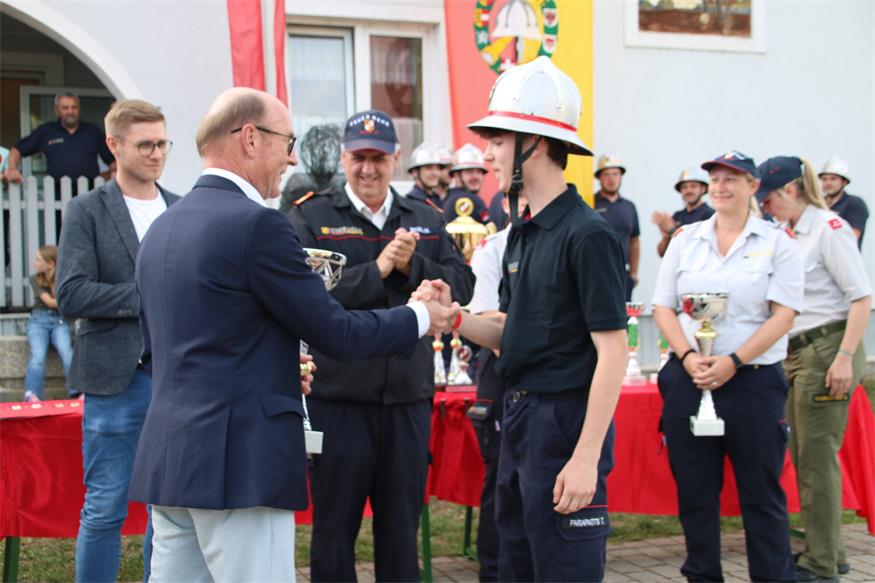 Triple-Sieg und Wanderpokal für Feuerwehr Frankenau