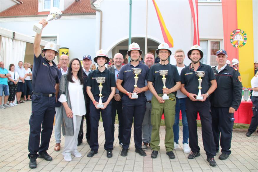 Triple-Sieg und Wanderpokal für Feuerwehr Frankenau