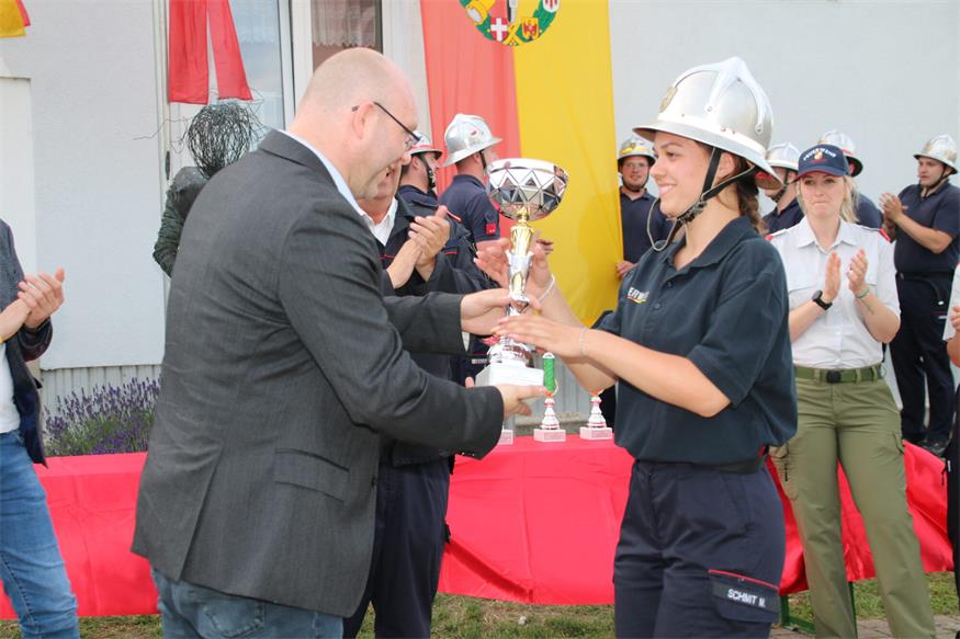 Triple-Sieg und Wanderpokal für Feuerwehr Frankenau