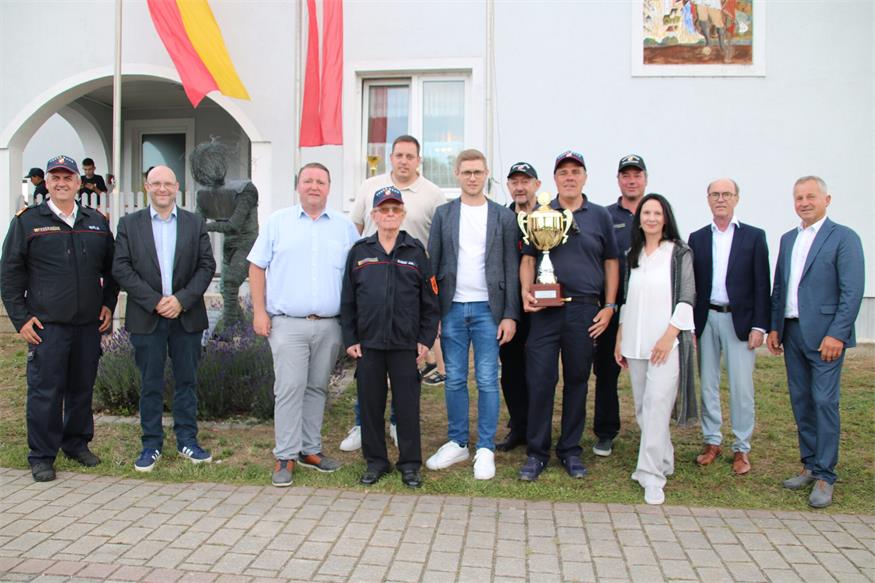 Triple-Sieg und Wanderpokal für Feuerwehr Frankenau