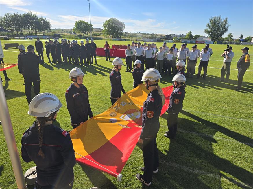 Winden: Tolle Leistung bei den Bezirksfeuerwehrleistungsbewerben