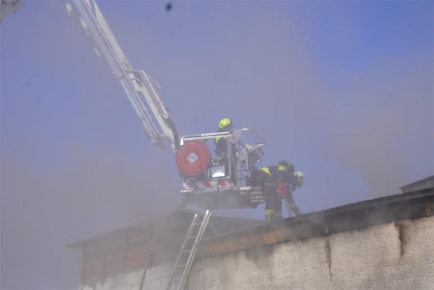Einsatz bei 40 Grad: Nebengebäude in Trausdorf in Vollbrand