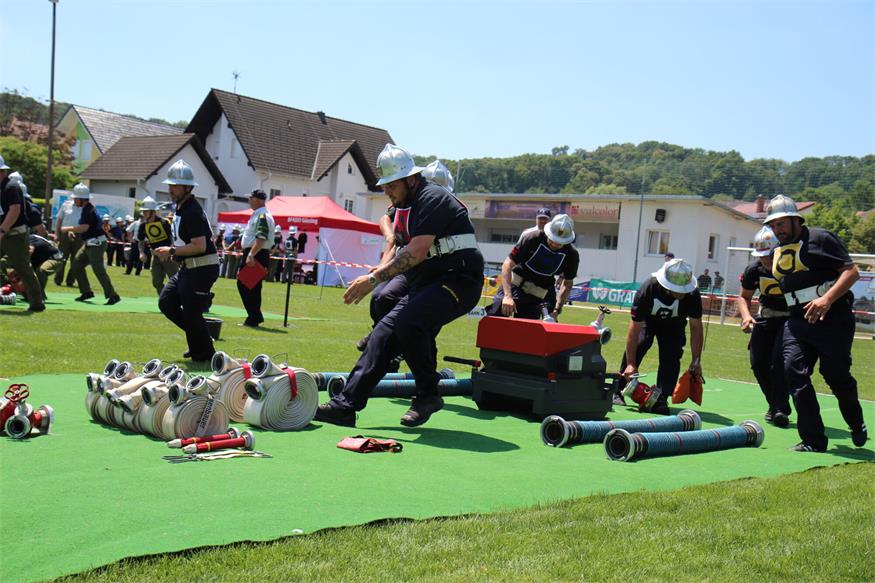 Schnelligkeit, Präzision und Teamwork: Leistungsbewerb der Feuerwehren