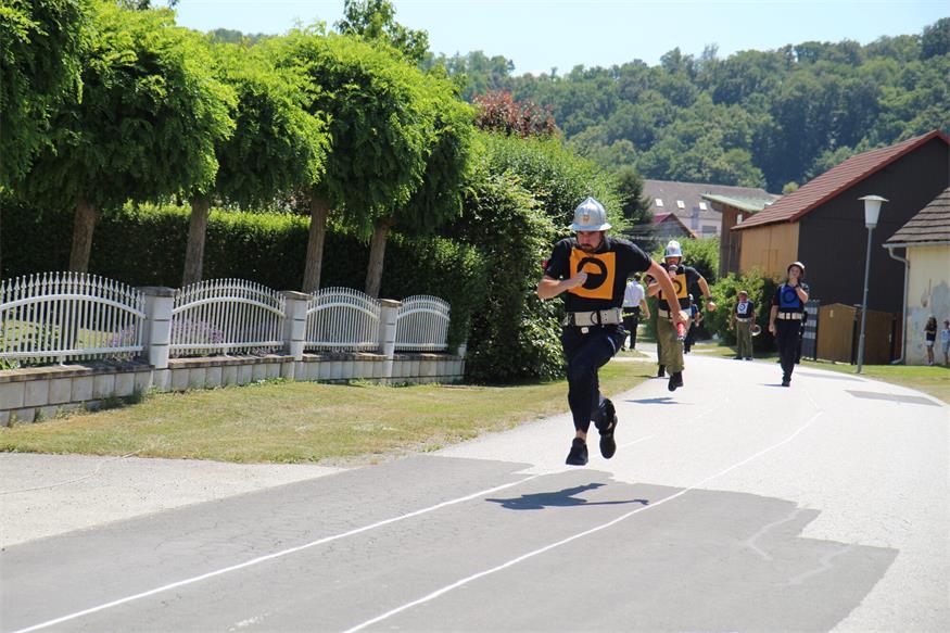 Schnelligkeit, Präzision und Teamwork: Leistungsbewerb der Feuerwehren