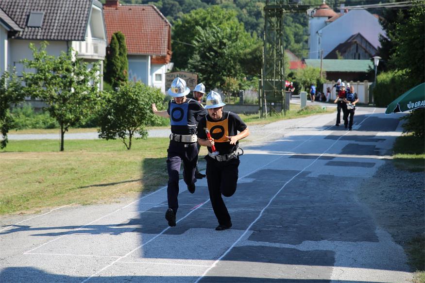 Schnelligkeit, Präzision und Teamwork: Leistungsbewerb der Feuerwehren