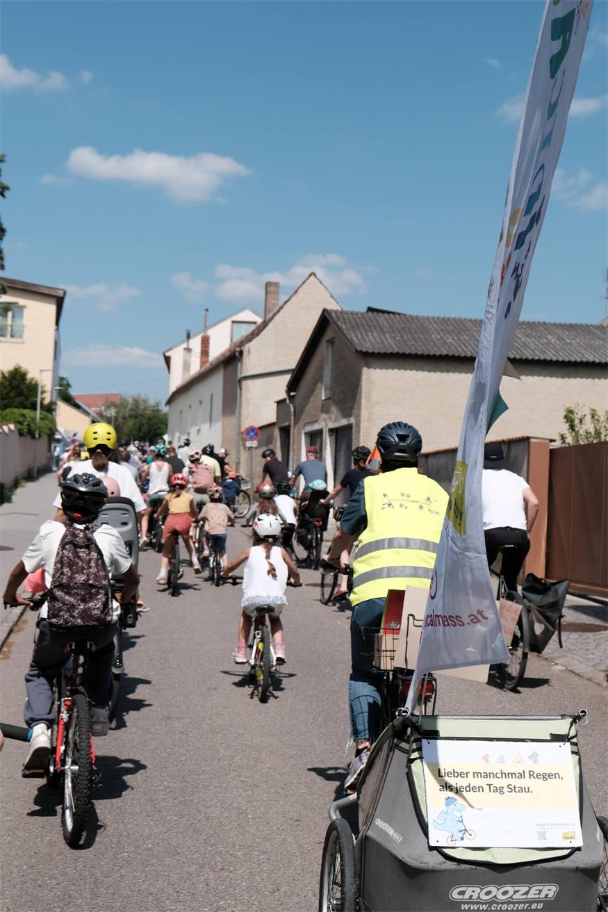 Raddemo in Neusiedl/See: Familien fordern sichere Rad- und Schulwege