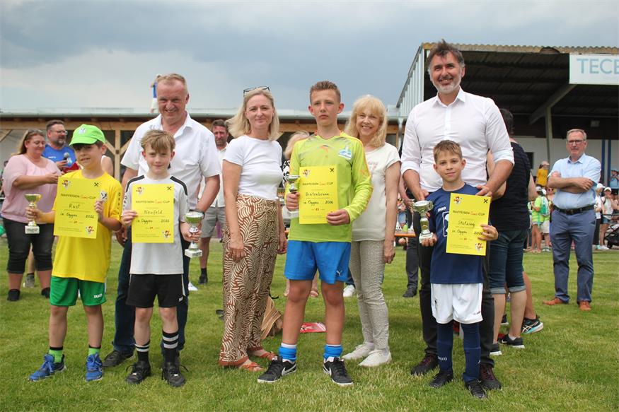 Volksschule Siegendorf und Zurndorf gewinnen ihre Sumsi-Cup Bezirksbewerbe