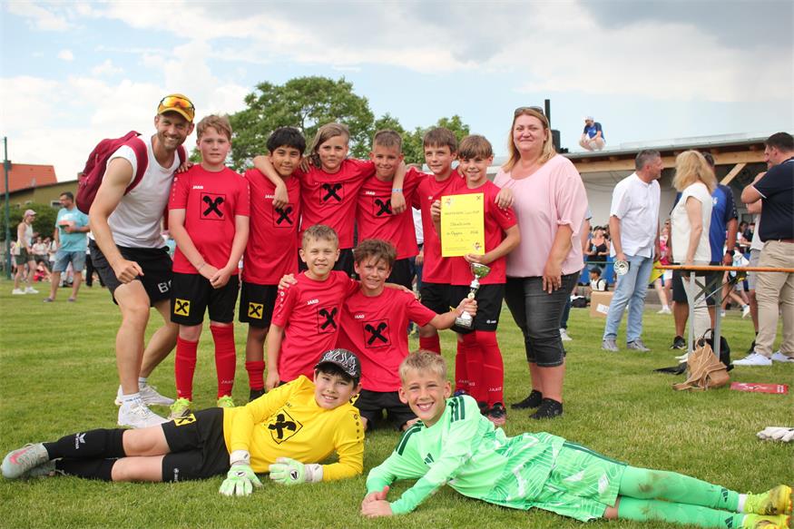 Volksschule Siegendorf und Zurndorf gewinnen ihre Sumsi-Cup Bezirksbewerbe