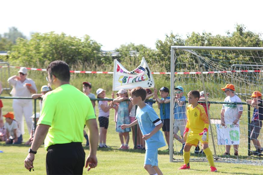 Volksschule Siegendorf und Zurndorf gewinnen ihre Sumsi-Cup Bezirksbewerbe