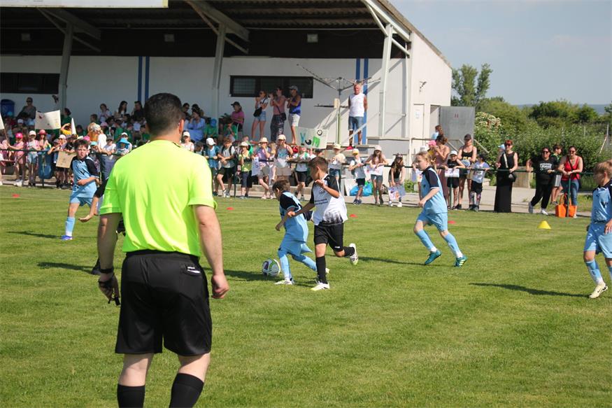 Volksschule Siegendorf und Zurndorf gewinnen ihre Sumsi-Cup Bezirksbewerbe