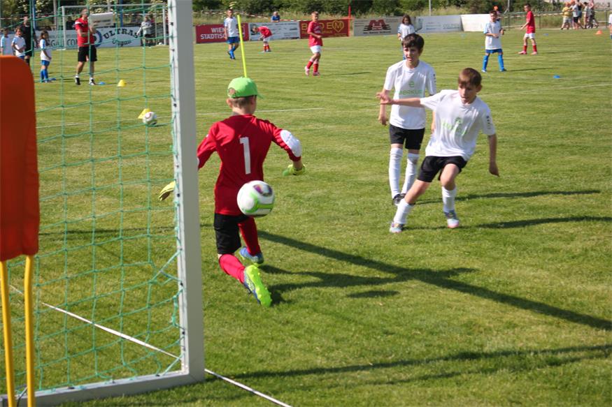 Volksschule Siegendorf und Zurndorf gewinnen ihre Sumsi-Cup Bezirksbewerbe
