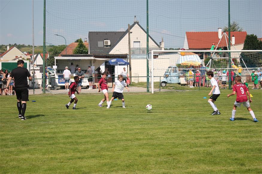 Volksschule Siegendorf und Zurndorf gewinnen ihre Sumsi-Cup Bezirksbewerbe
