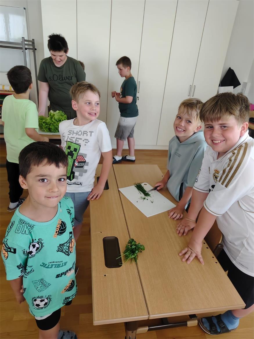 Neuberg: Gesundes aus dem Hochbeethof der Volksschule