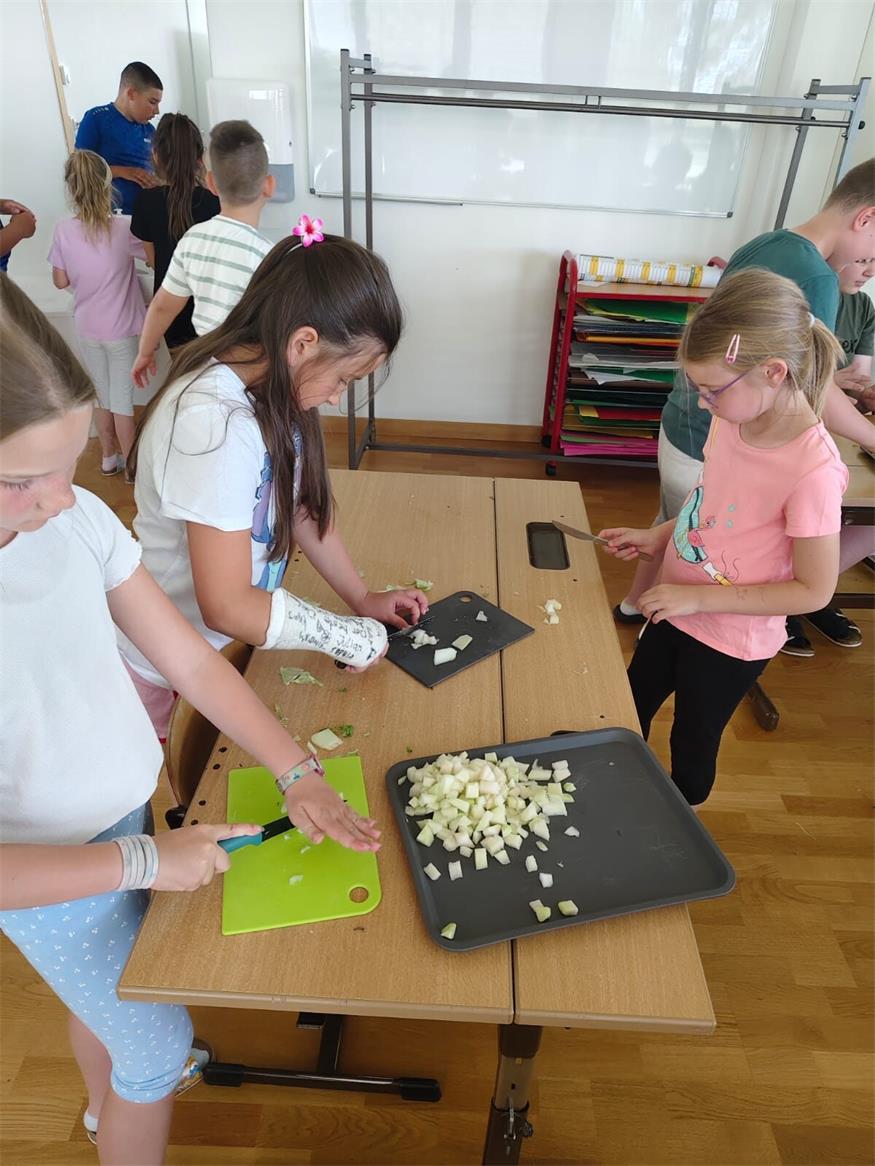 Neuberg: Gesundes aus dem Hochbeethof der Volksschule