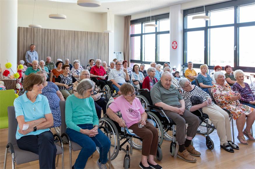 Schlager-Konzert im Pflegekompetenzzentrum sorgte für Lebensfreude