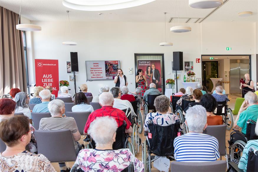 Schlager-Konzert im Pflegekompetenzzentrum sorgte für Lebensfreude